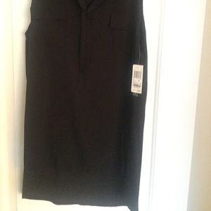 NWT. Sleeveless hi-low rayon blouse. Black. XL.